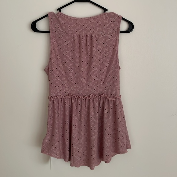 Mauve tank top with tie bow in front and ruffle. - Picture 3 of 4